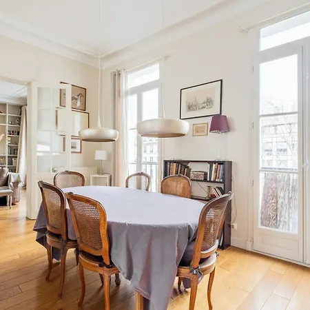 Veeve - Flowers In Saint-martin * Párizs